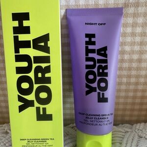 Youthforia Green Tea Korean Skincare Face wash.